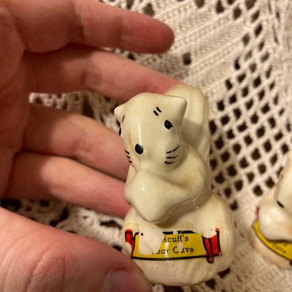 Vintage Squirrel Salt and Pepper Shakers - Roy Acuff’s Dunbar Cave - Picture 3 of 15